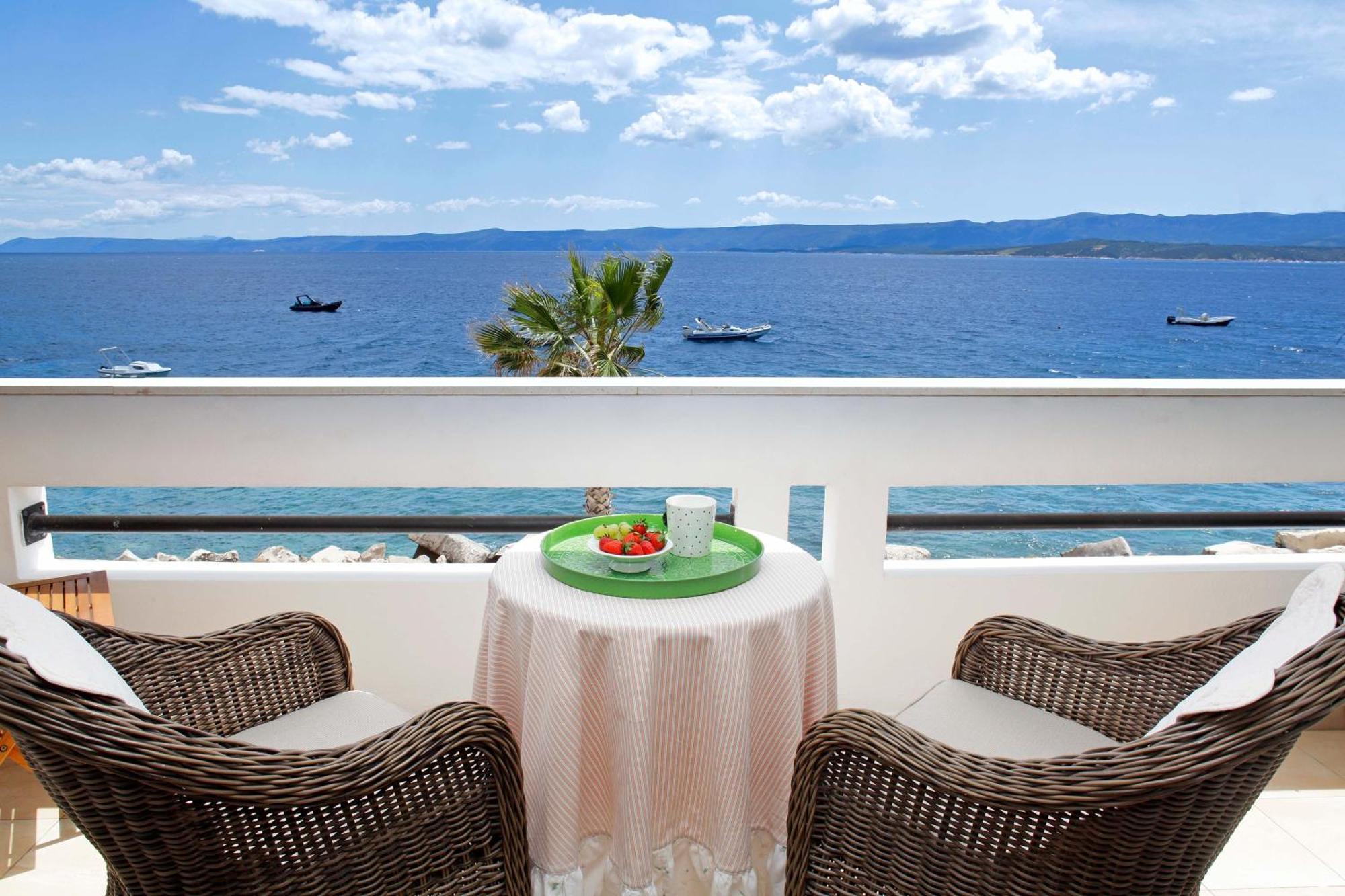 Amazing Waterfront Apartments Bol Esterno foto